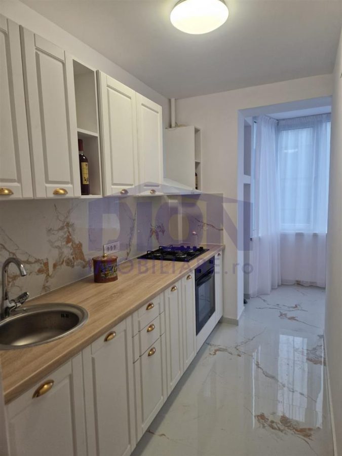 Apartament 2 camere renovat modern, zona Universitate - 