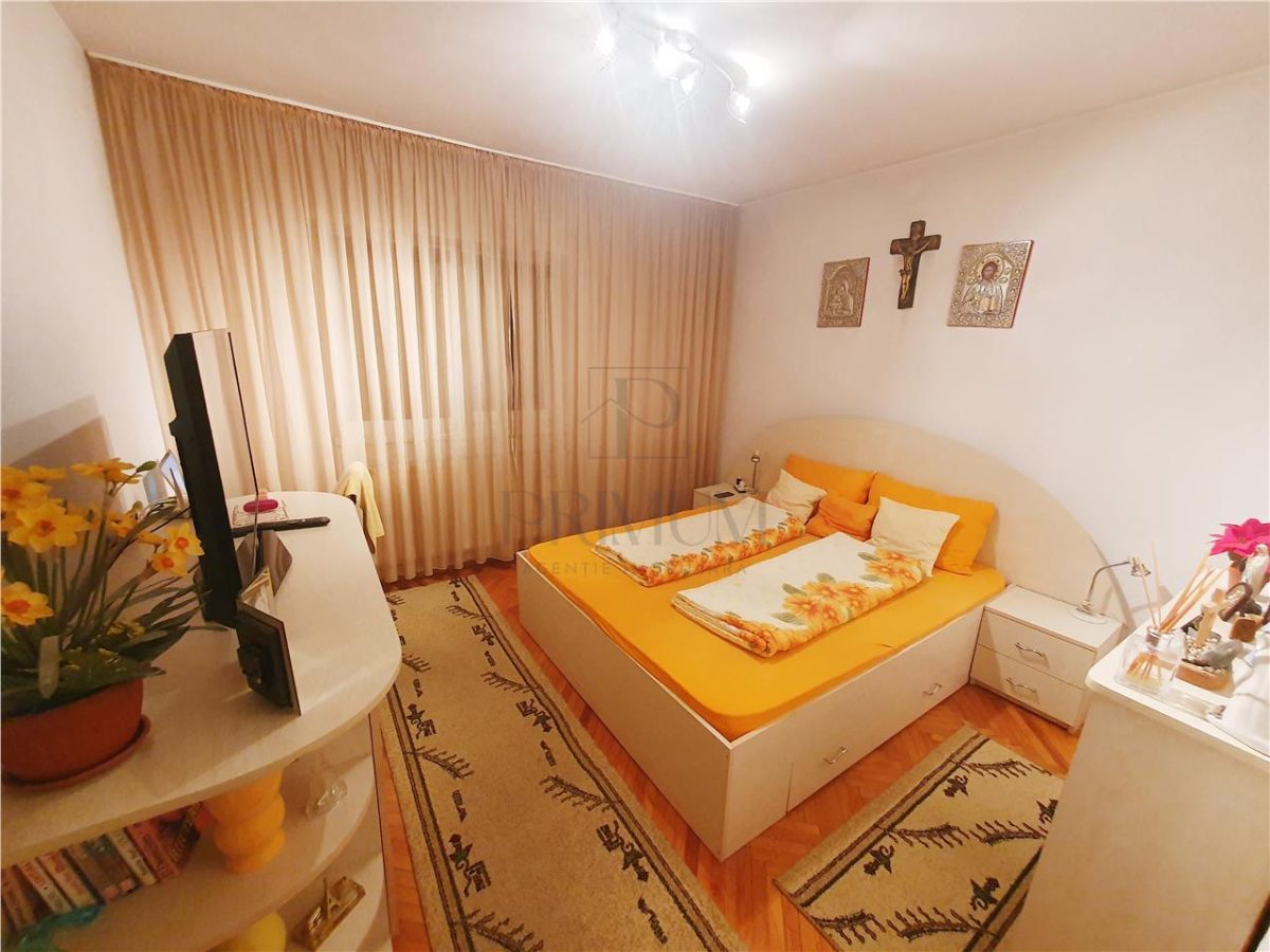 SOARELUI - 3 CAM - 2 BAI - SPATIOS -  CENTRALA PROPRIE - ETAJ INTERMEDIAR - ZONA EXCELENTA - foto 3