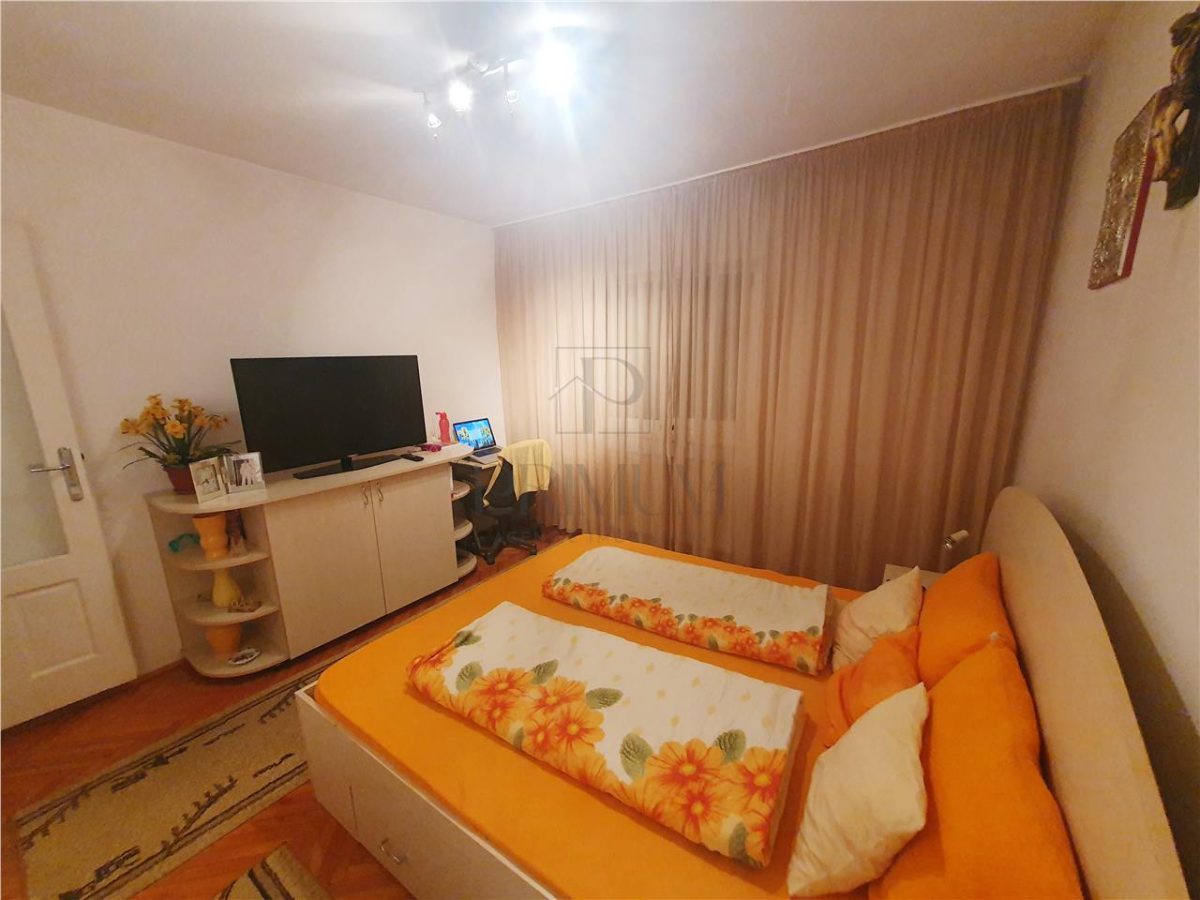 SOARELUI - 3 CAM - 2 BAI - SPATIOS -  CENTRALA PROPRIE - ETAJ INTERMEDIAR - ZONA EXCELENTA - foto 4