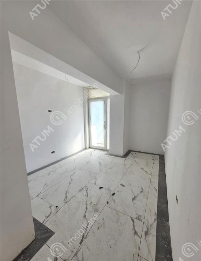 Apartament cu 3 camere si balcon in zona Calea Surii Mici din Sibiu - foto 2