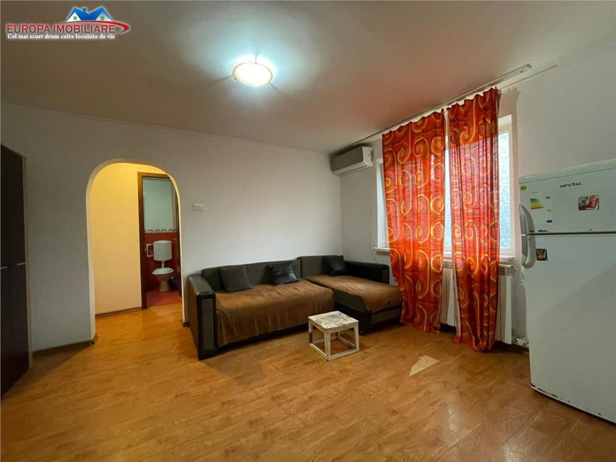Apartament 3 camere de vanzare zona Spitalului -Tulcea - 