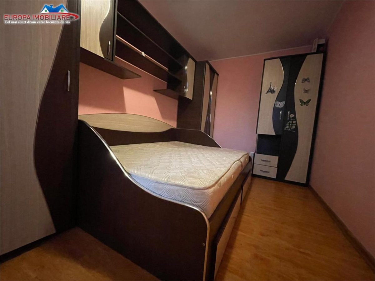 Apartament 3 camere de vanzare zona Spitalului -Tulcea - foto 3