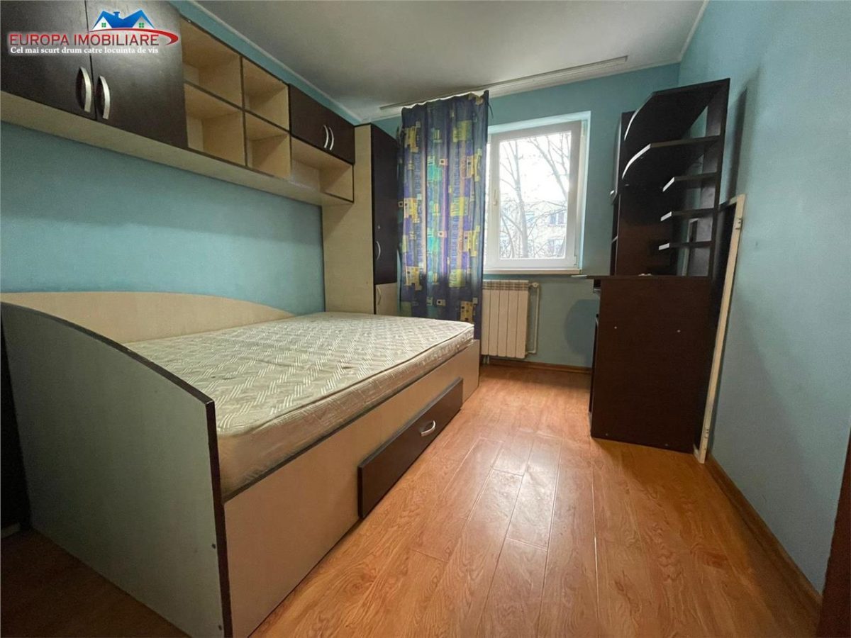 Apartament 3 camere de vanzare zona Spitalului -Tulcea - foto 4