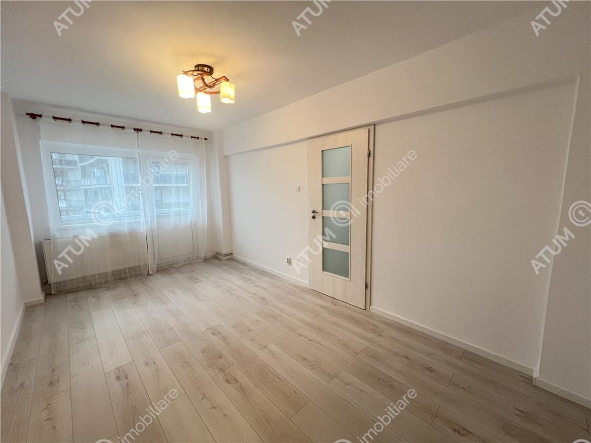 Apartament renovat cu 2 camere decomandate si balcon zona Rahovei - 