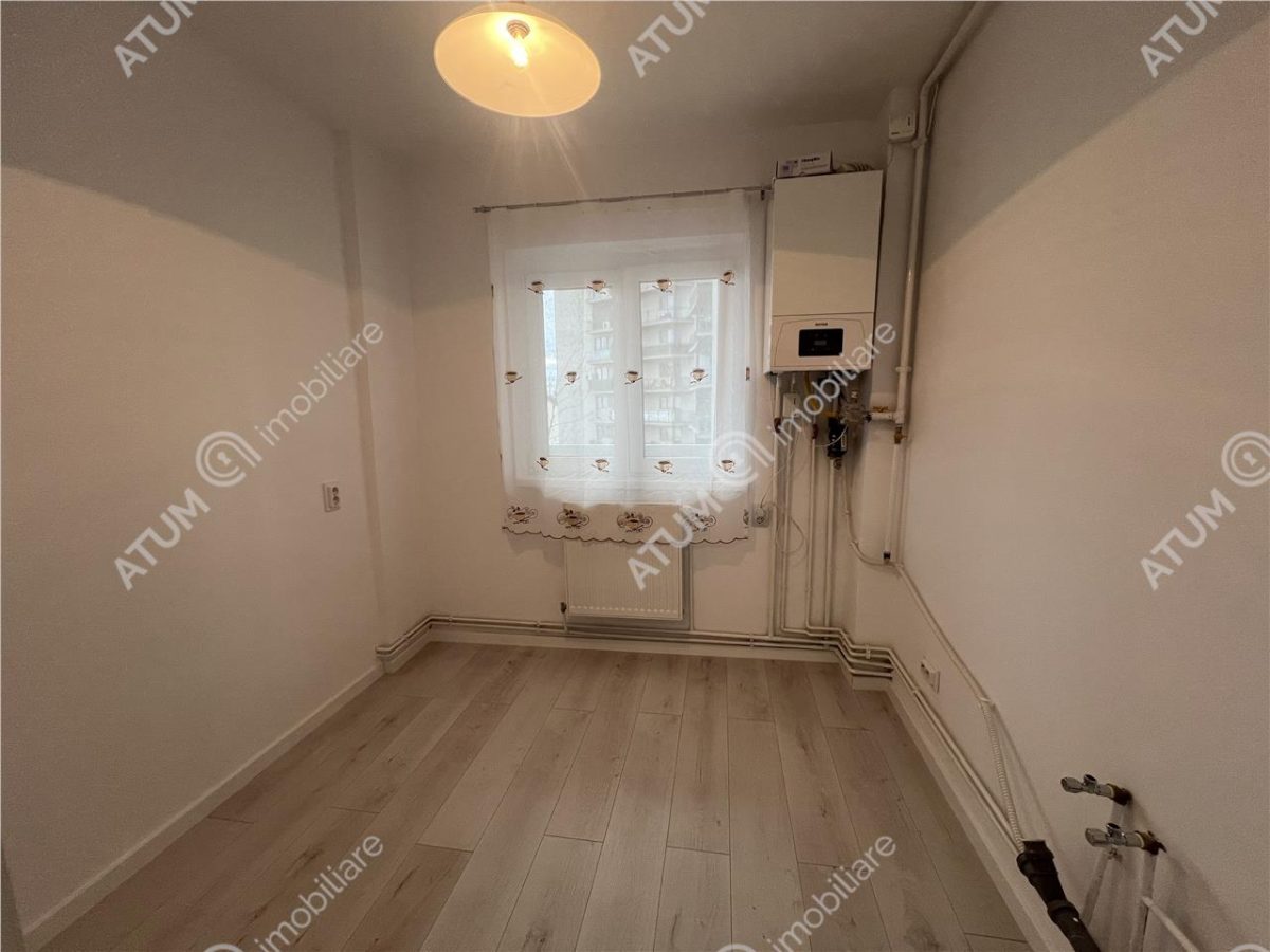 Apartament renovat cu 2 camere decomandate si balcon zona Rahovei - foto 5