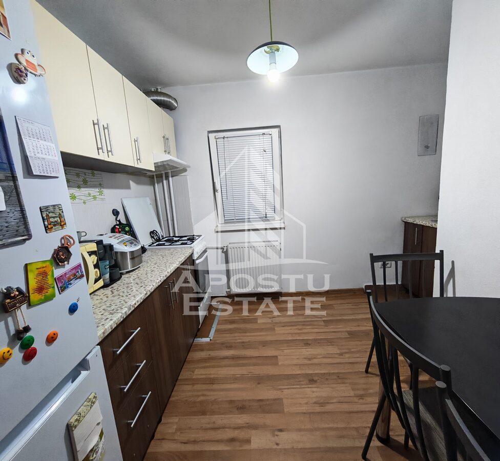 Apartament de vanzare cu 3 camere, 2 bai, etajul 2, zona Lipovei - foto 4