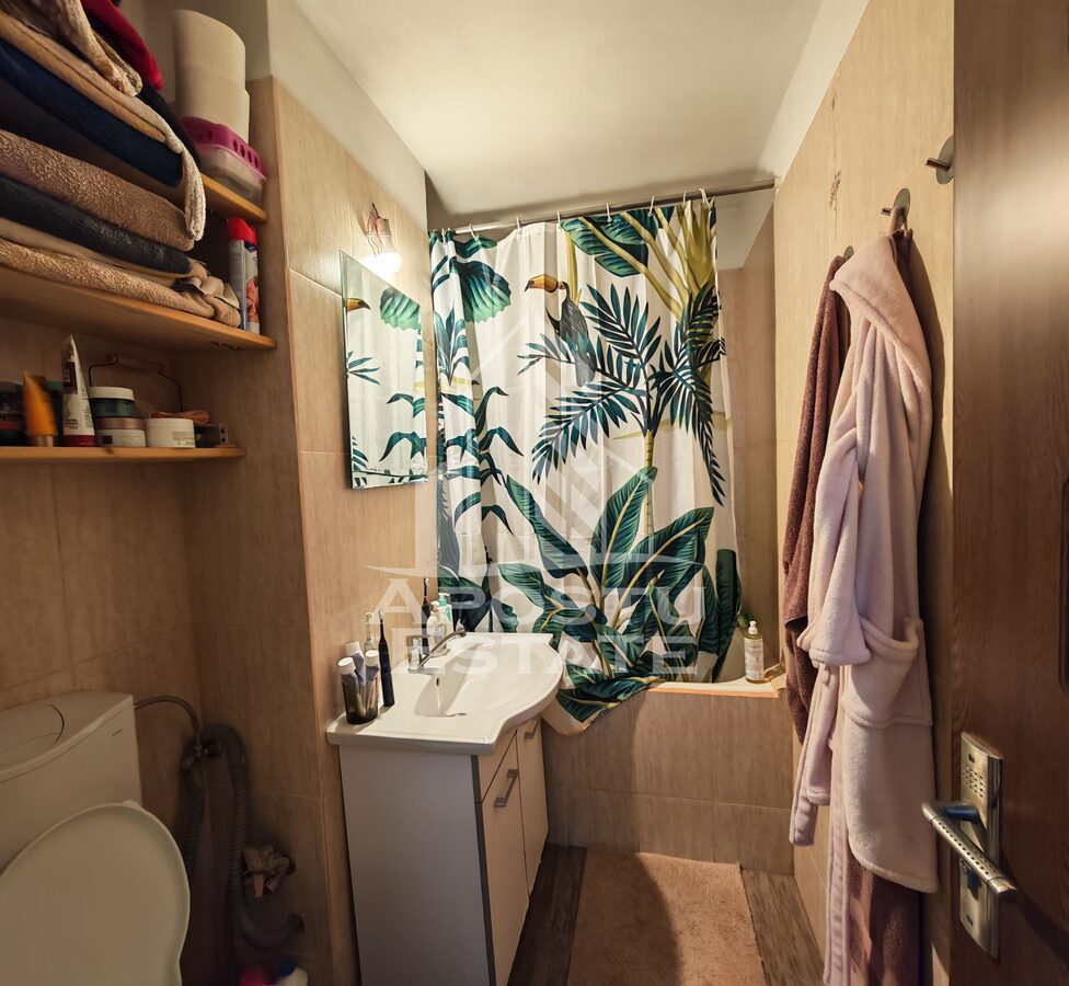 Apartament de vanzare cu 3 camere, 2 bai, etajul 2, zona Lipovei - foto 7