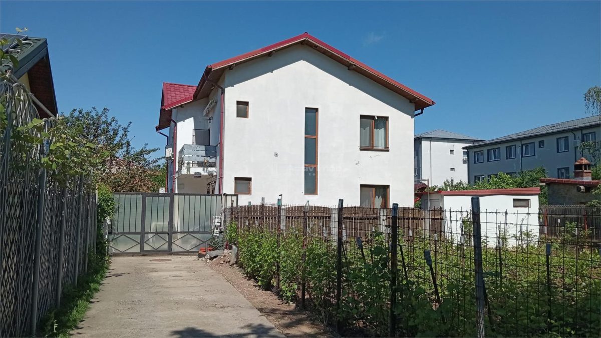 3 camere in vila si curte individuala - 