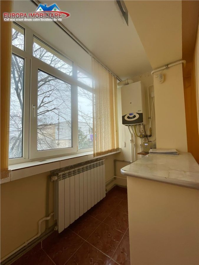 Apartament 4 camere de vanzare zona Alunisului -Tulcea - 