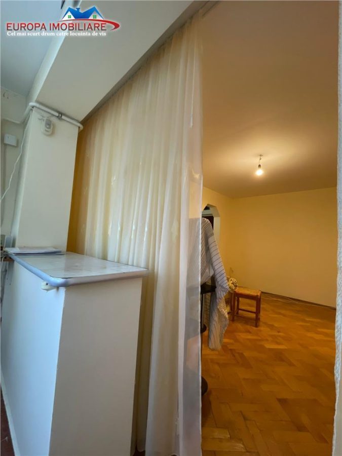 Apartament 4 camere de vanzare zona Alunisului -Tulcea - foto 3