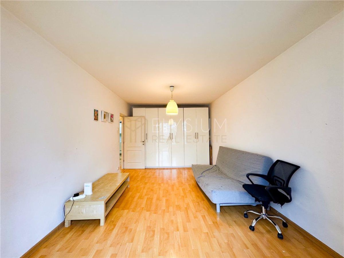 Apartament de vanzare 3 camere Tineretului - foto 2