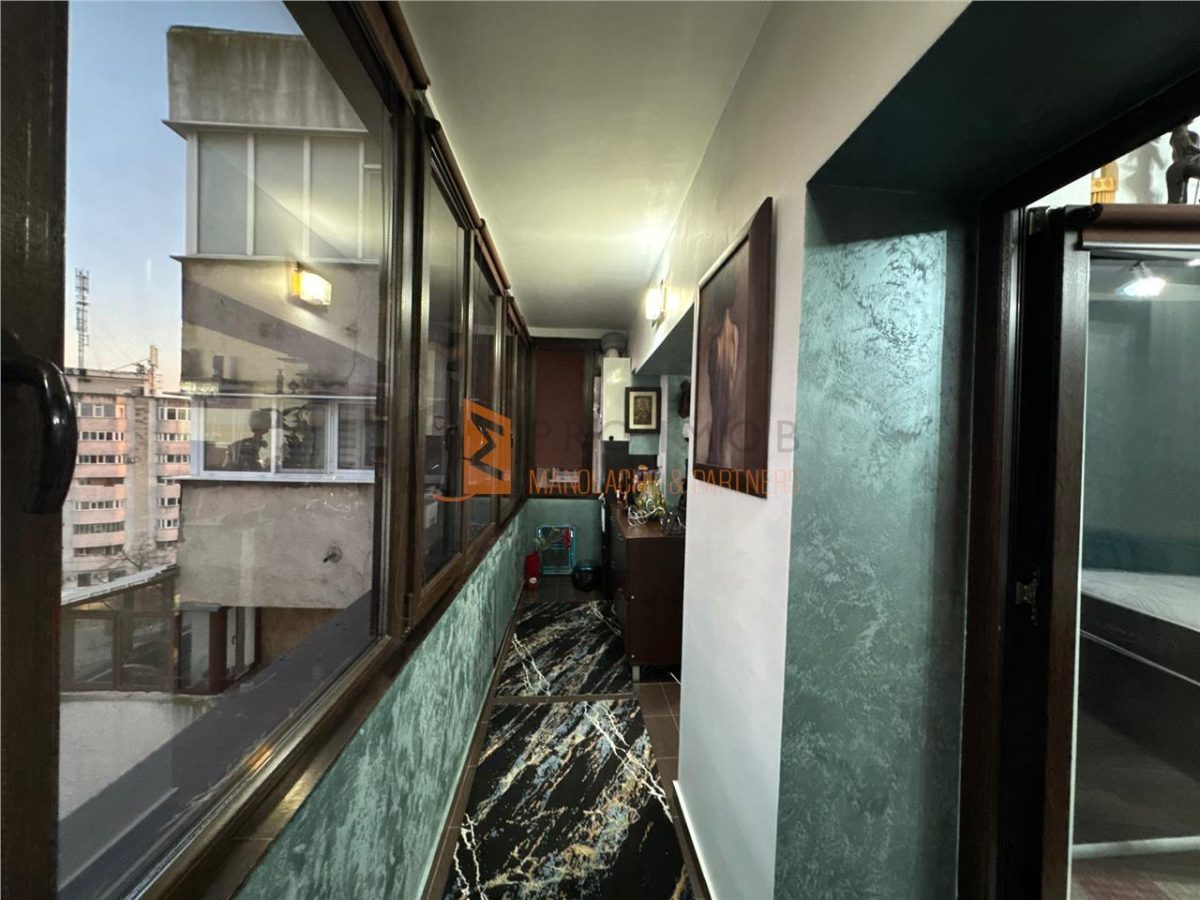 Apartament 3 camere cf 1 decomandat zona Ultracentral - foto 10