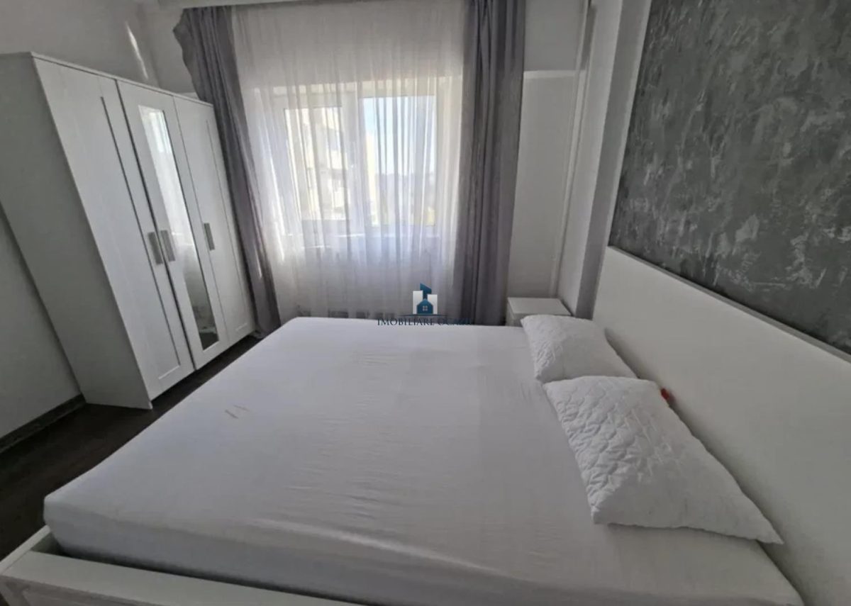 Inchiriere Apartament 3 Camere Decomandat Berceni-Huedin - 