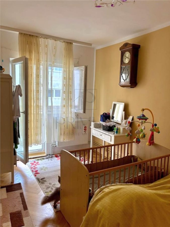 DAMBOVITA - ETAJ 3 - DECOMANDAT - 3 CAMERE - 2 BAI - 2 BALCOANE - CENTRALA PROPRIE - CLIMA - foto 4