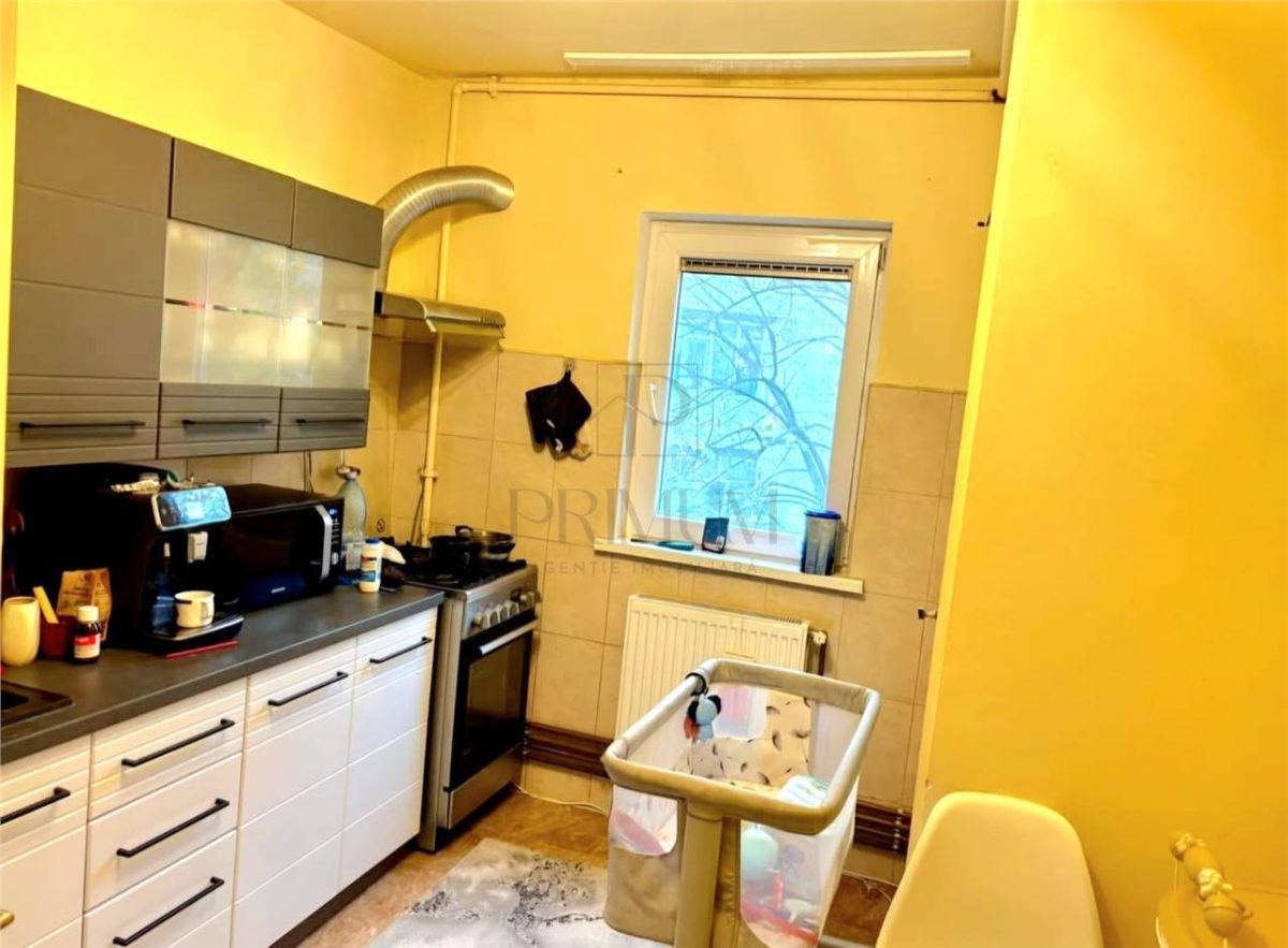 DAMBOVITA - ETAJ 3 - DECOMANDAT - 3 CAMERE - 2 BAI - 2 BALCOANE - CENTRALA PROPRIE - CLIMA - foto 6