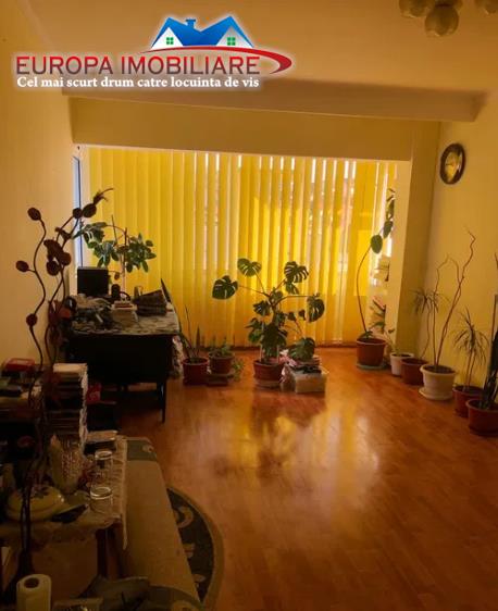 Apartament 3 camere de vanzare zona centrala Tulcea - 