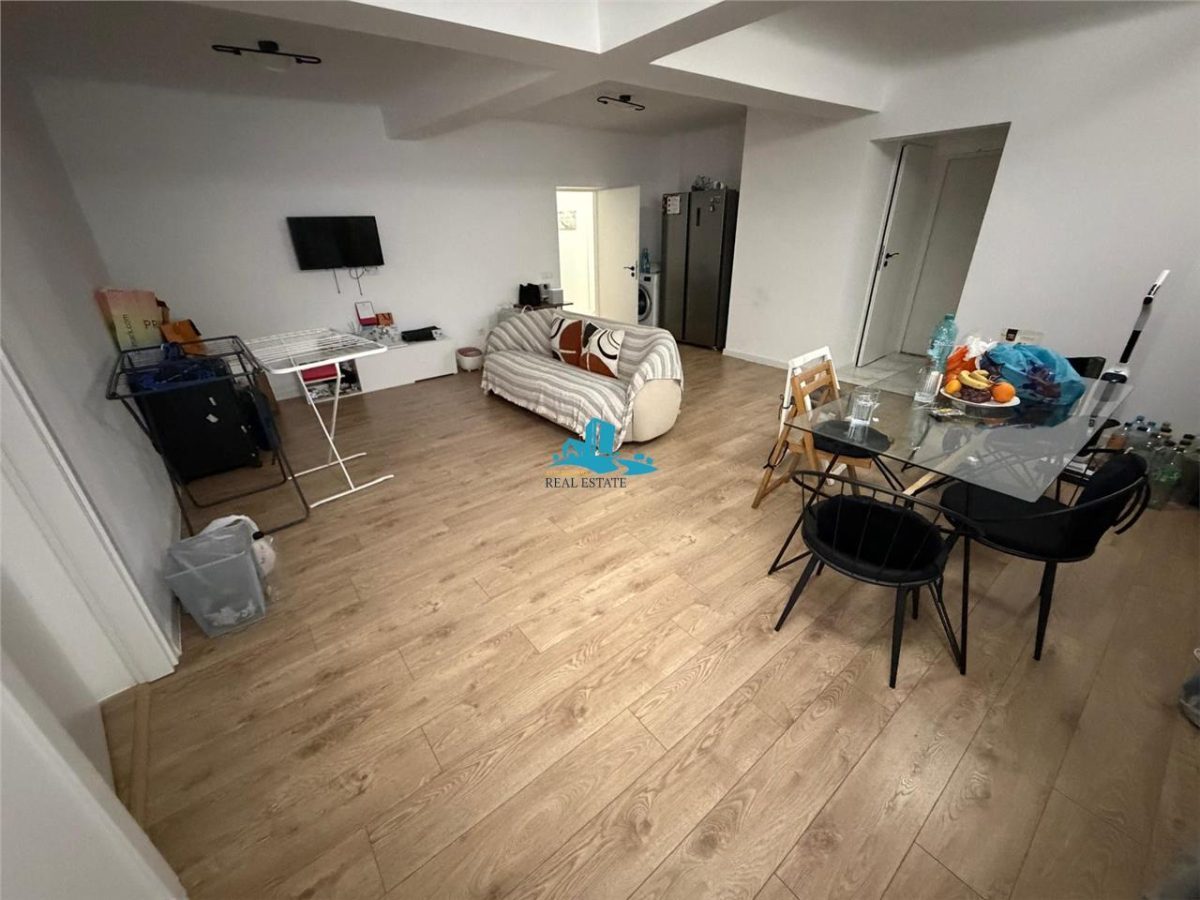 Vanzare apartament 5 camere Obor, boxa, loc parcare, centrala proprie, fara risc seismic - 