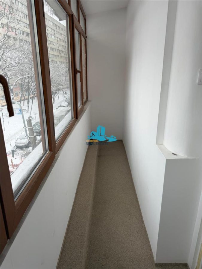 Vanzare apartament 5 camere Obor, boxa, loc parcare, centrala proprie, fara risc seismic - foto 16