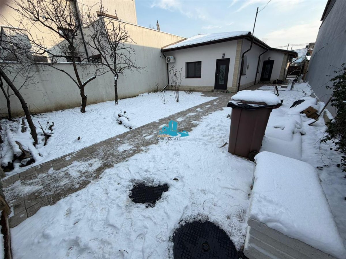 Vanzare casa 3 camere, 2 bai, curte 300 mp, Parc Bazilescu, renovata integral - 