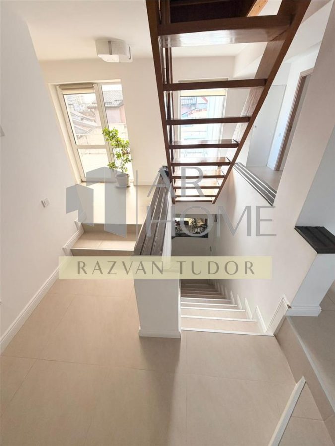 Casa 5 camere lux , cu garaj , beci ,  Ploiesti , ultracentral - foto 17