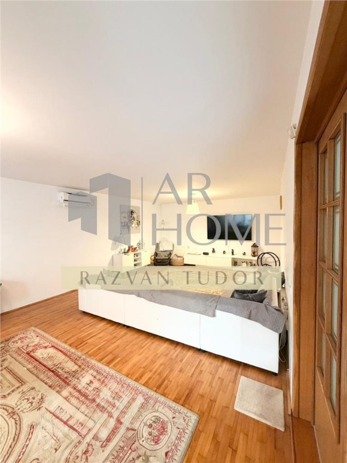 Casa 5 camere lux , cu garaj , beci ,  Ploiesti , ultracentral - foto 20