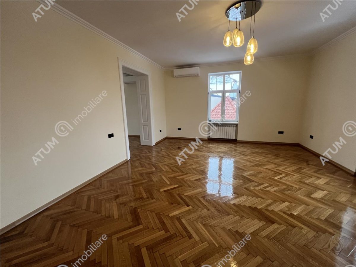Spatiu de birouri complet renovat cu 3 camere si 2 bai zona centrala - 