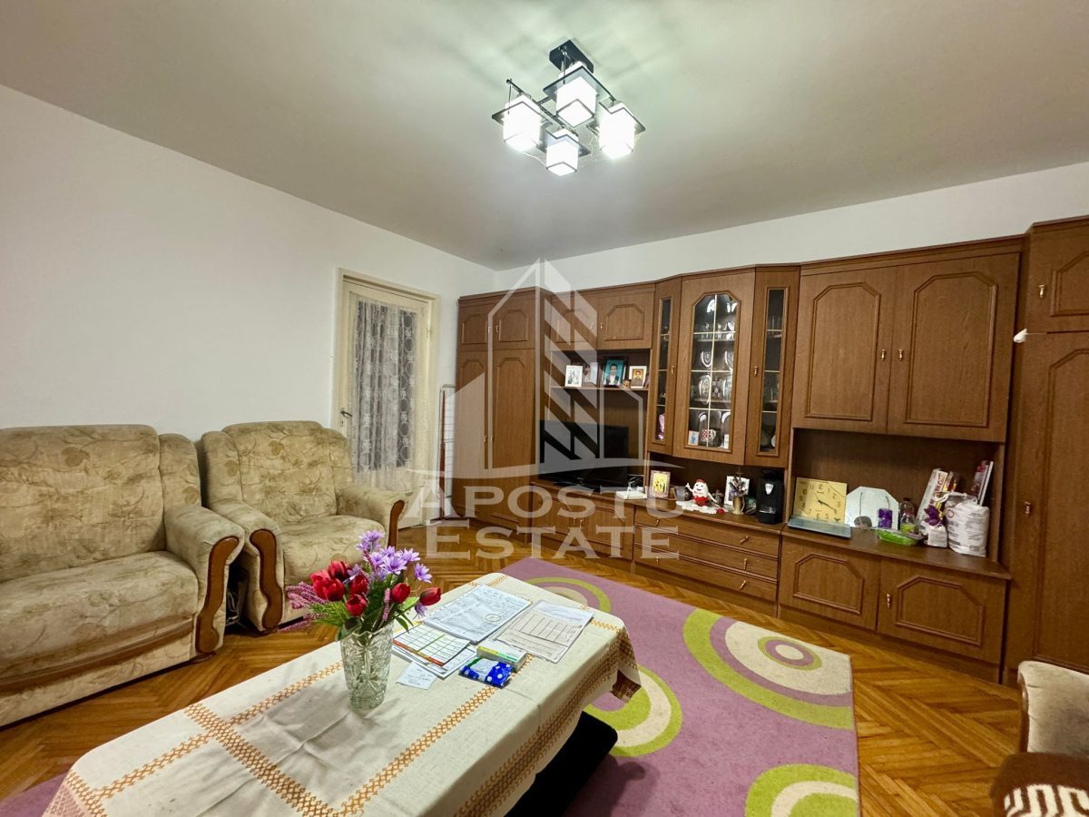 Apartament cu 2 camere, boxa la subsol, Zona Lipovei - 
