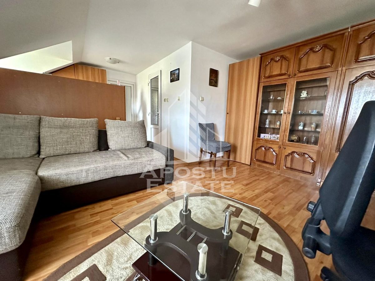 Apartament cu 3 camere de vanzare,  zona Girocului, Timisoara - foto 2