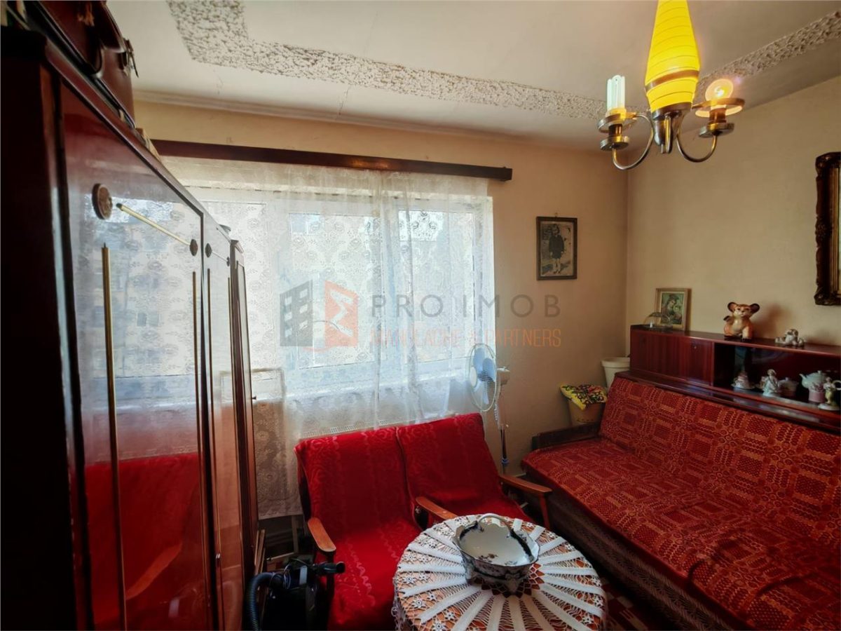 Apartament 2 camere semidecomandat zona Centru - 