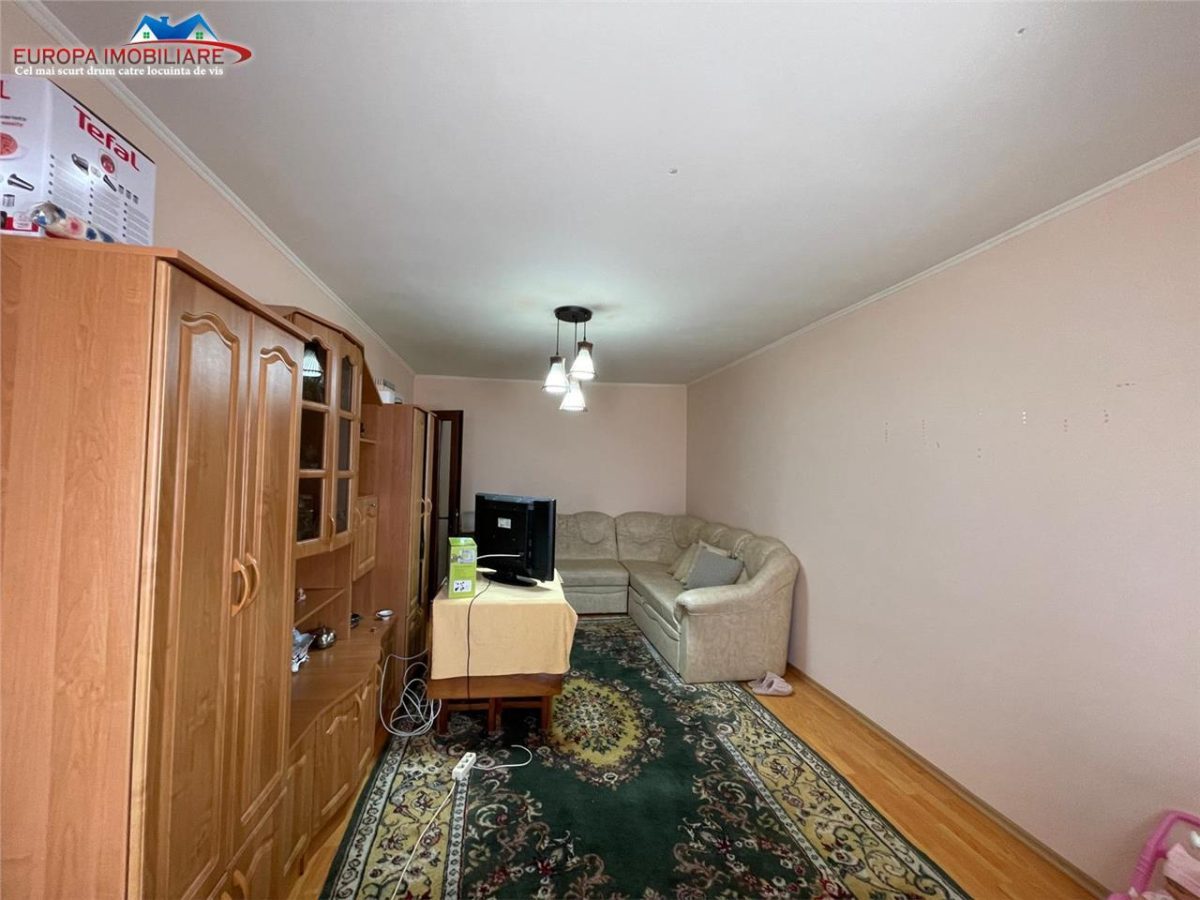 Apartament 3 camere de vanzare zona Spitalului- Tulcea - 