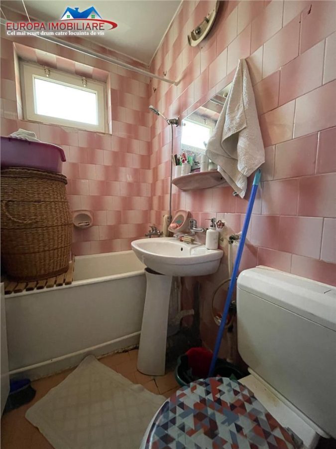 Apartament 3 camere de vanzare zona Spitalului- Tulcea - foto 6