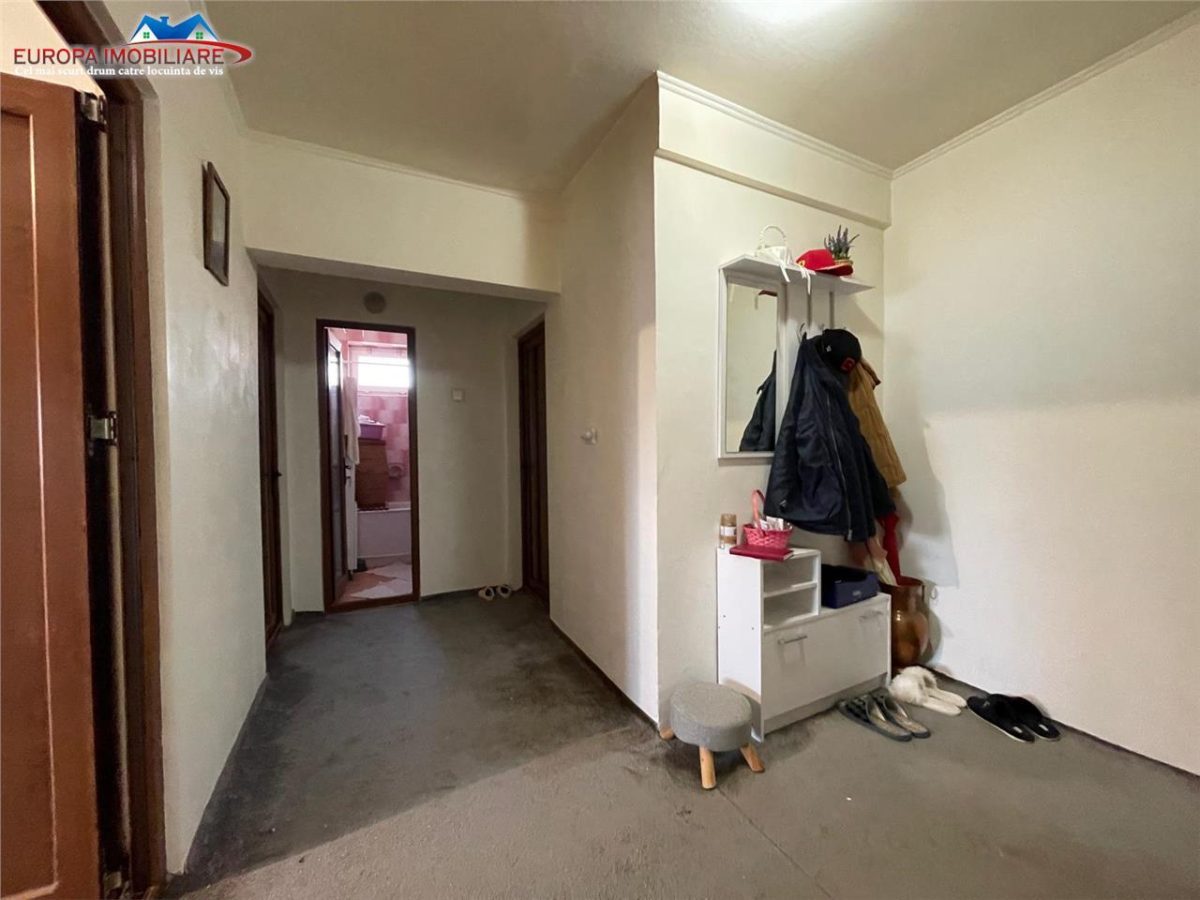 Apartament 3 camere de vanzare zona Spitalului- Tulcea - foto 8