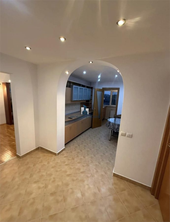 Inchiriere Apartament 3 Camere Semidecomandat Berceni-Samoila Dumitru - 