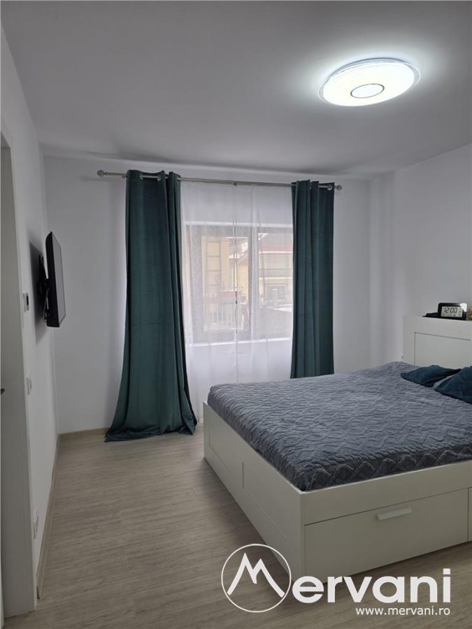 Vila de vanzare cu 6 camere in Sinaia - foto 12