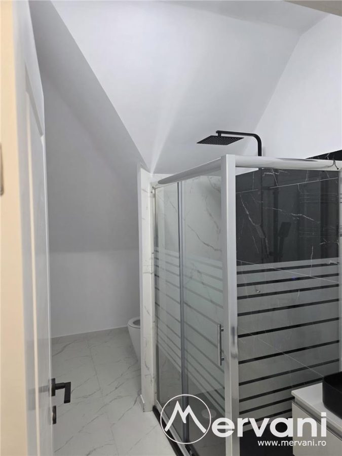 Vila de vanzare cu 6 camere in Sinaia - foto 17