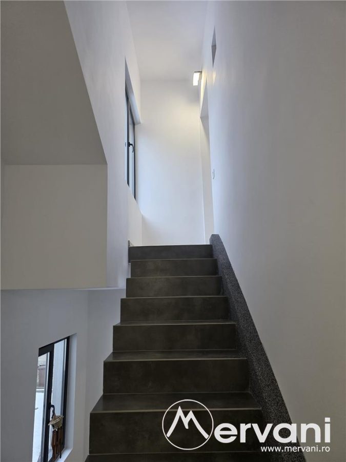 Vila de vanzare cu 6 camere in Sinaia - foto 19