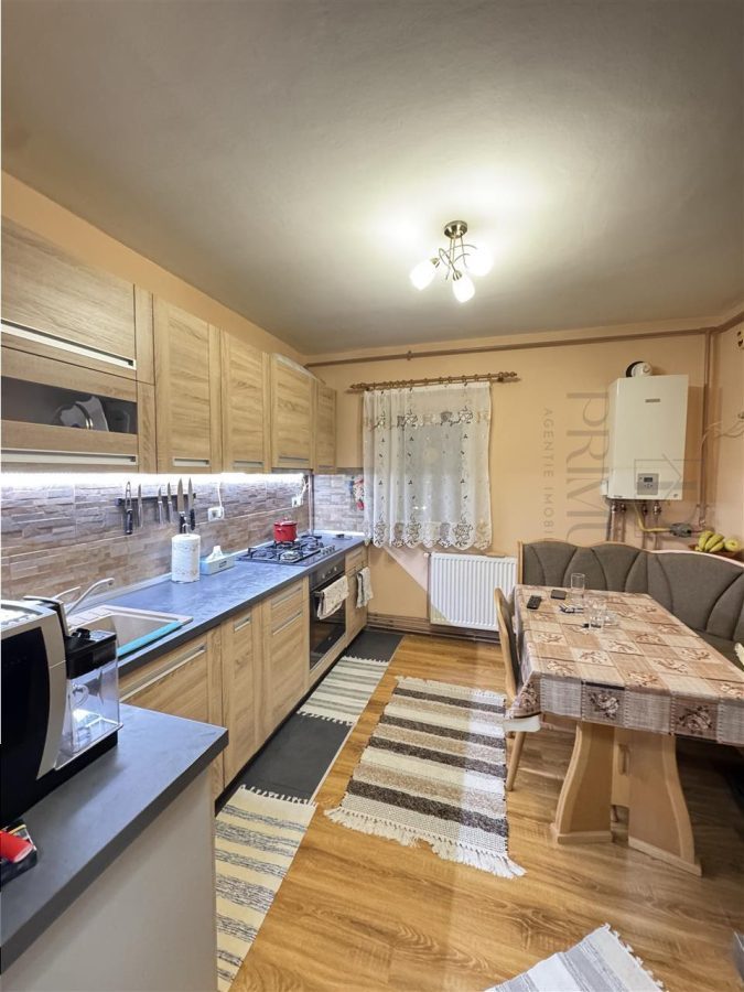 BUZIASULUI - 3 CAMERE - 2 BAI - ETAJUL 1 - 2 BALCOANE - BLOC IZOLAT - CENTRALA PROPRIE - 