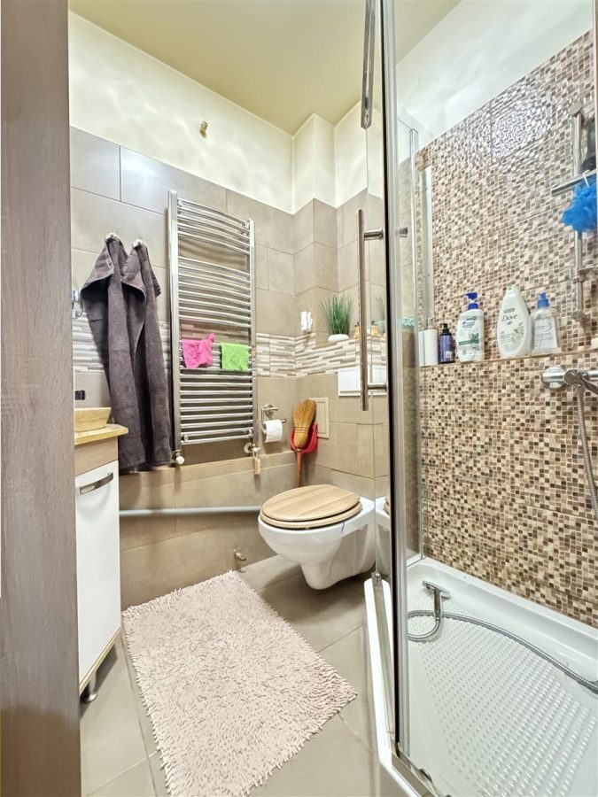 BUZIASULUI - 3 CAMERE - 2 BAI - ETAJUL 1 - 2 BALCOANE - BLOC IZOLAT - CENTRALA PROPRIE - foto 6