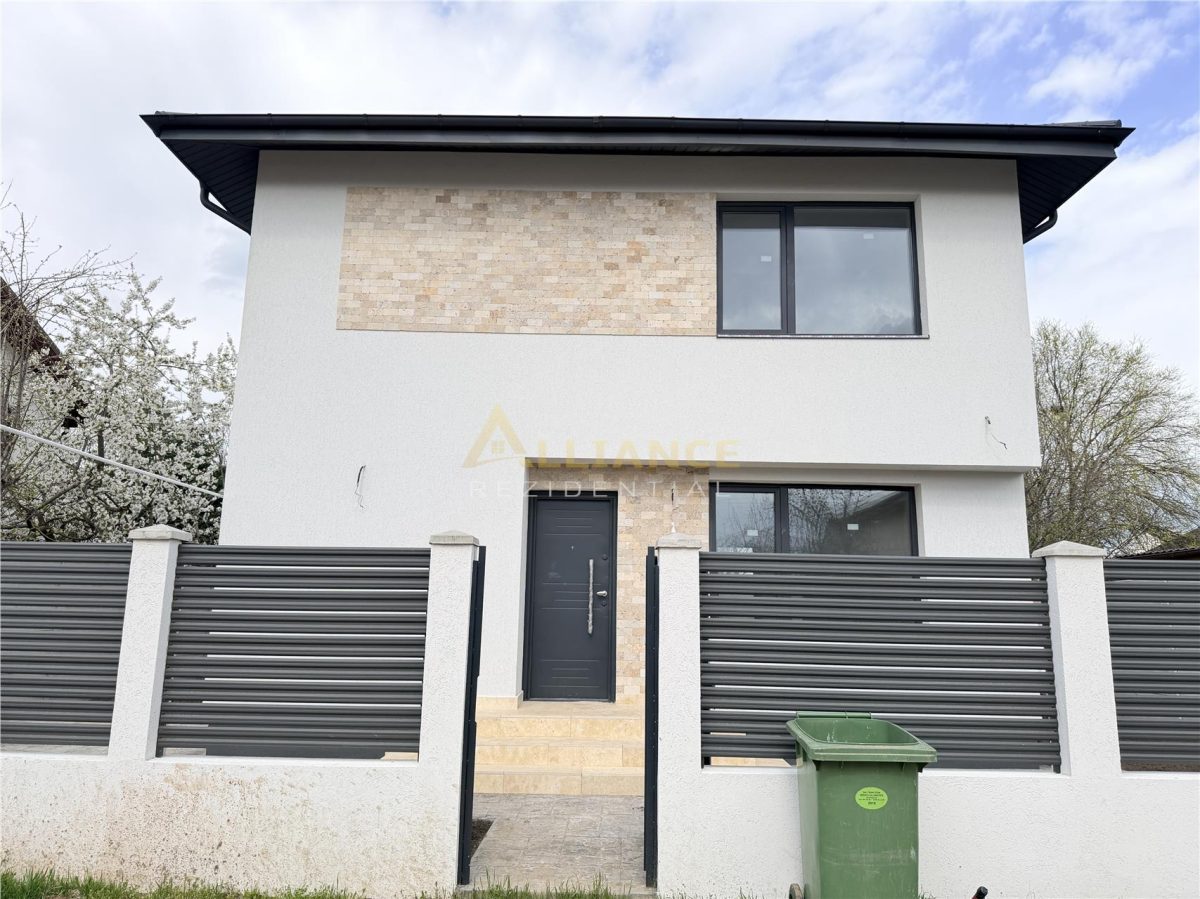 Casa de vanzare â€“ pozitie excelenta, in centrul comunei - 