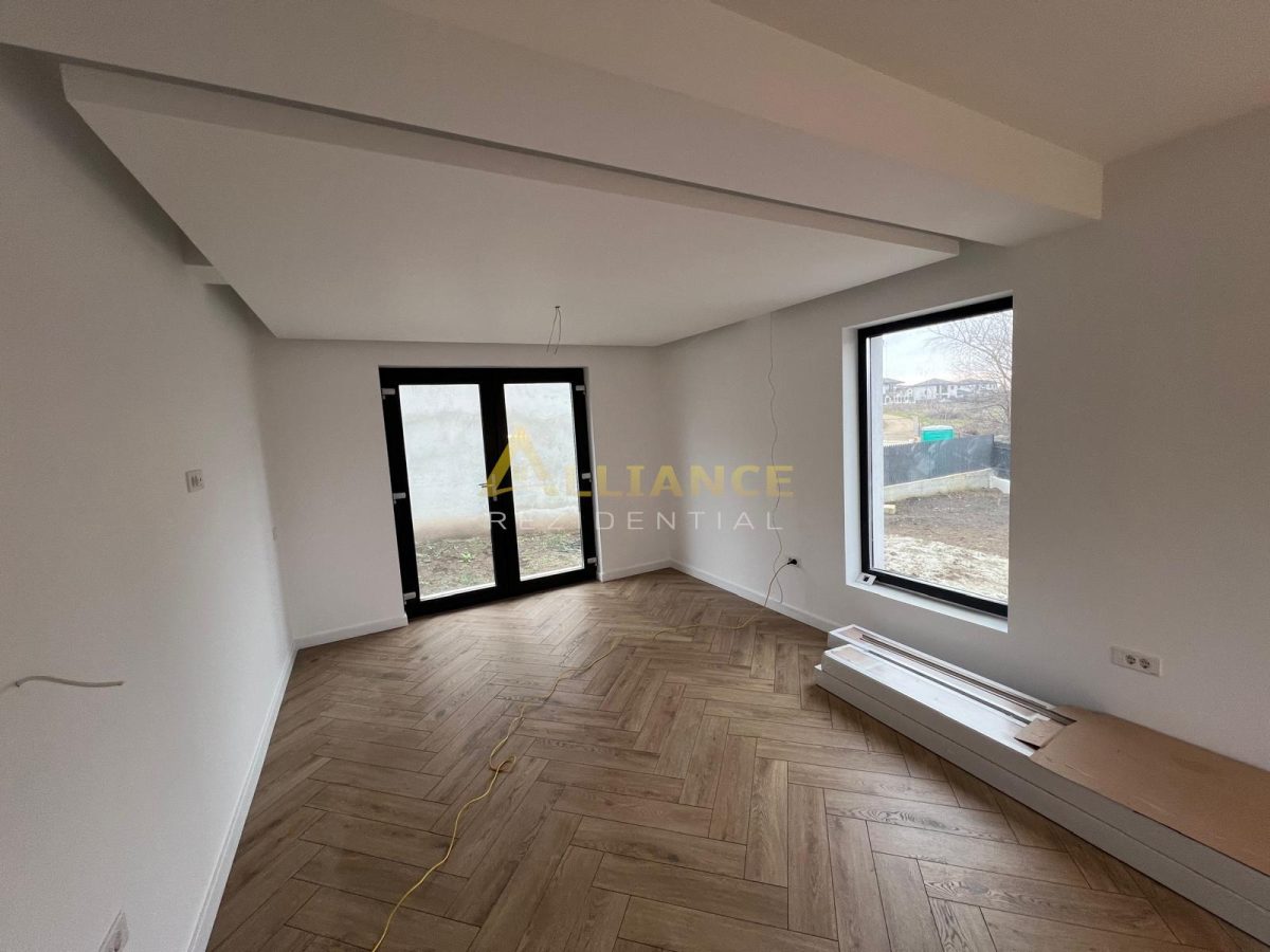 Casa  Individuala - 3 camere - 2 bai - 215mp teren - foto 3