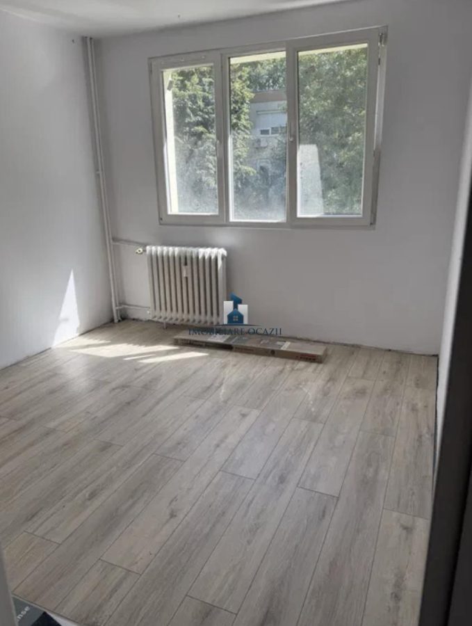 Inchiriere Apartament 3 Camere Semidecomandat Luica-Izvorul Oltului - 