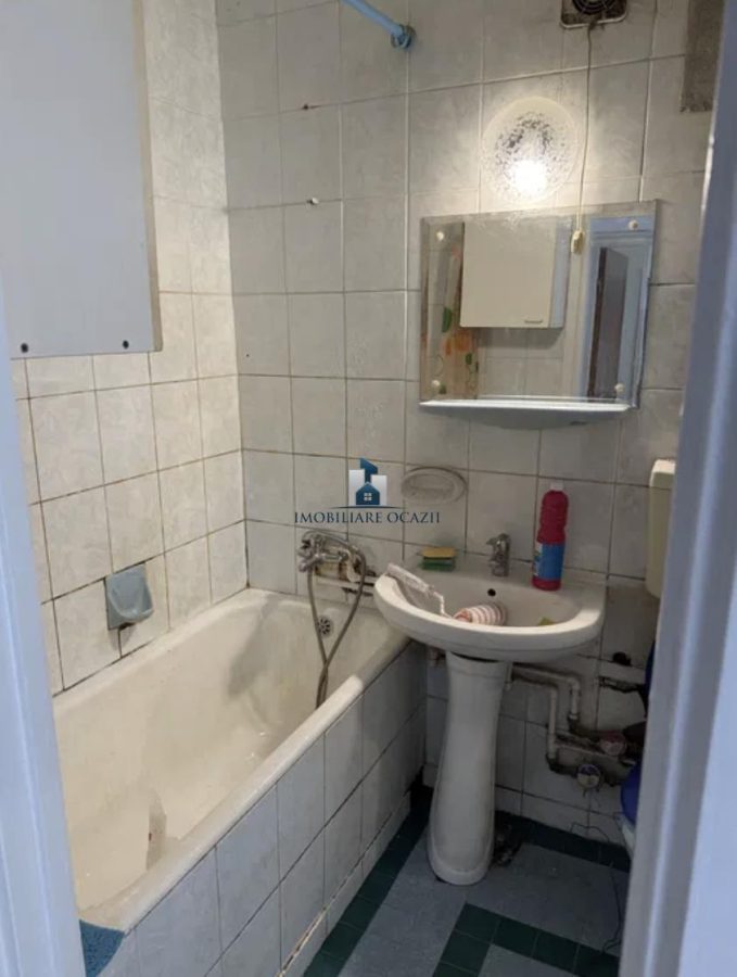 Inchiriere Apartament 3 Camere Semidecomandat Luica-Izvorul Oltului - foto 2