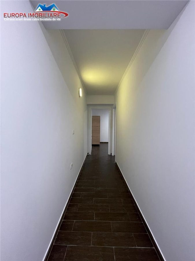 Spatiu comercial de vanzare  Zona E3 - foto 11