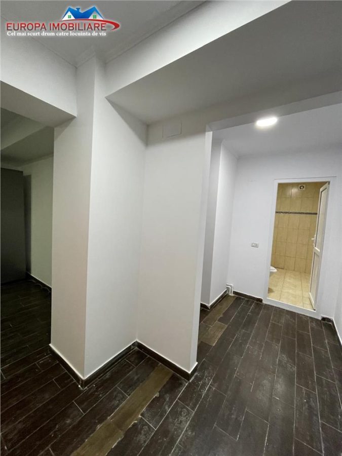 Spatiu comercial de vanzare  Zona E3 - foto 7
