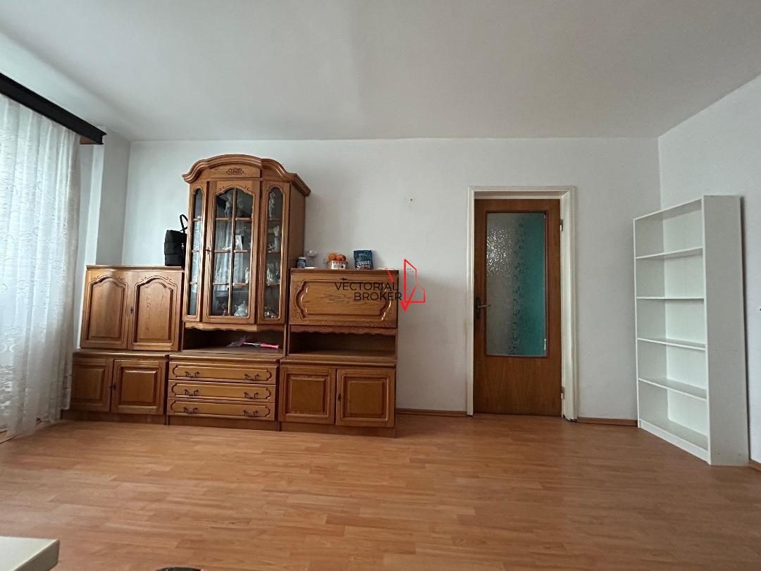3 camere semidecomandat, an 1978 Biserica Capra Pantelimon - 