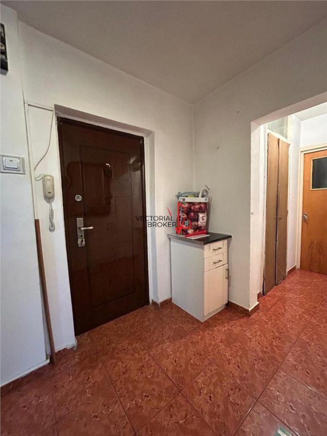 3 camere semidecomandat, an 1978 Biserica Capra Pantelimon - foto 6