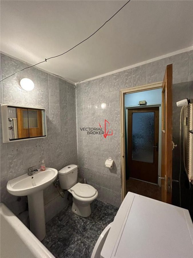 3 camere semidecomandat, an 1978 Biserica Capra Pantelimon - foto 8