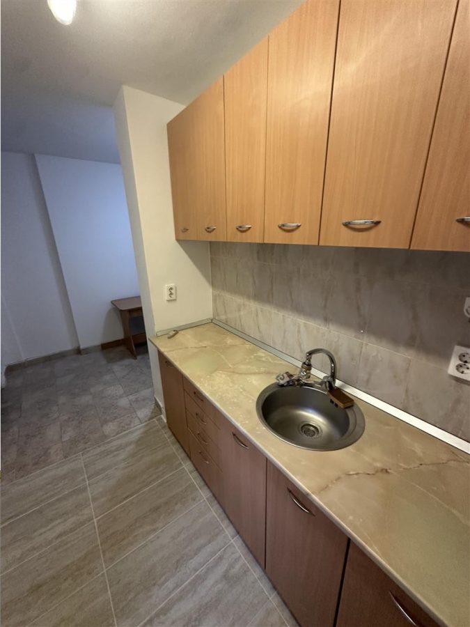 Apartament cu centrala si balcon langa Piata Verde - foto 4