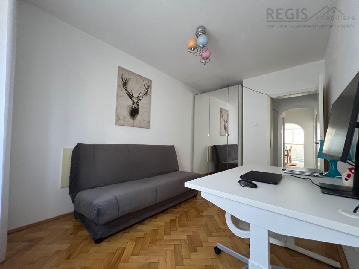 Central 3 Camere Decomandat, Parcare, Bloc Tip Vila - foto 9