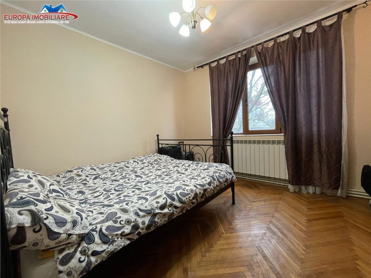 Apartament 3 camere de vanzare zona ultracentrala Tulcea - foto 12